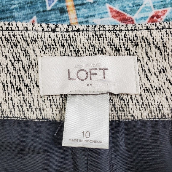Loft Beige Skirt 10 - Picture 3 of 6